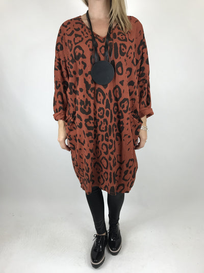Lagenlook Made In Italy Barra V- Neck Cheetah Print top in Rust. code 1827.